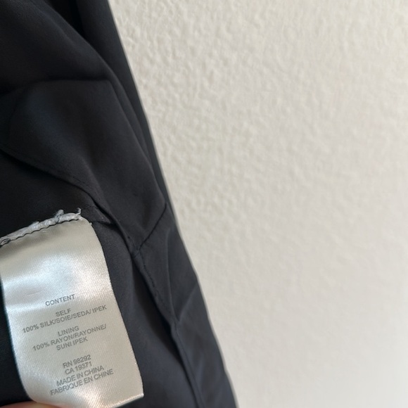 Tibi 100% Silk High Low Hem Peplum Minimalist Black Top - Picture 9 of 10